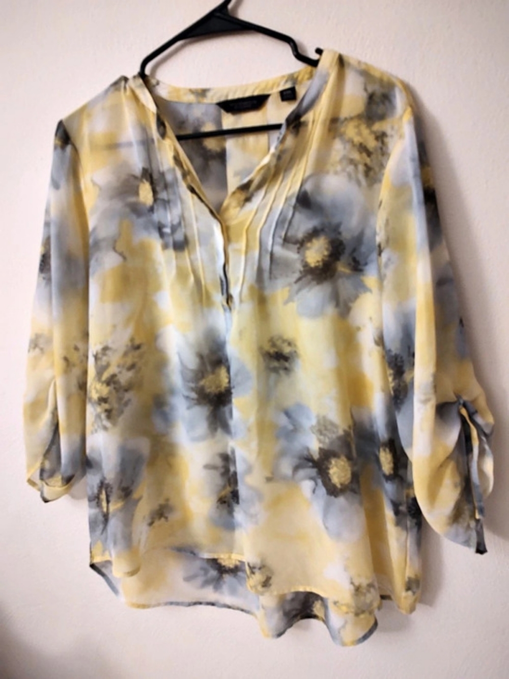 Nine West Floral Blouse in Yellow & Gray PXL Like New